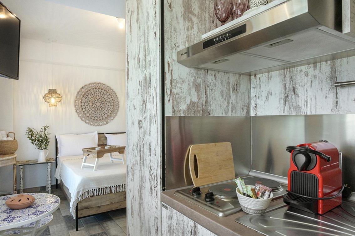 Meltemi luxury apartments Nea Roda Extérieur photo