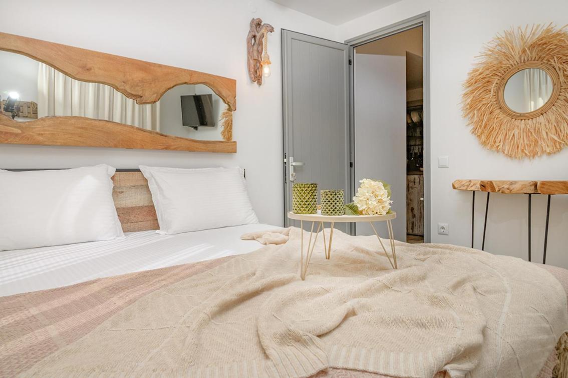 Meltemi luxury apartments Nea Roda Extérieur photo