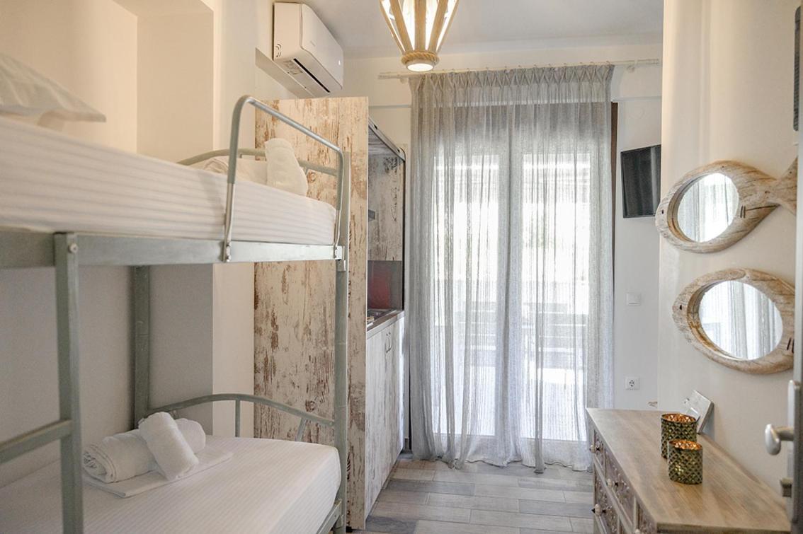Meltemi luxury apartments Nea Roda Extérieur photo