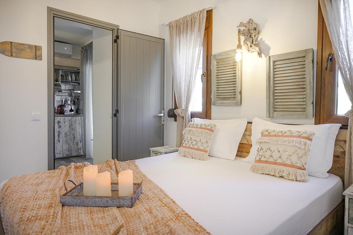 Meltemi luxury apartments Nea Roda Extérieur photo