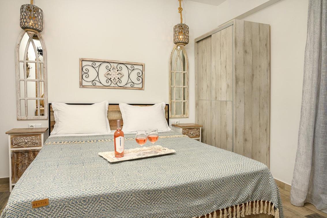 Meltemi luxury apartments Nea Roda Extérieur photo