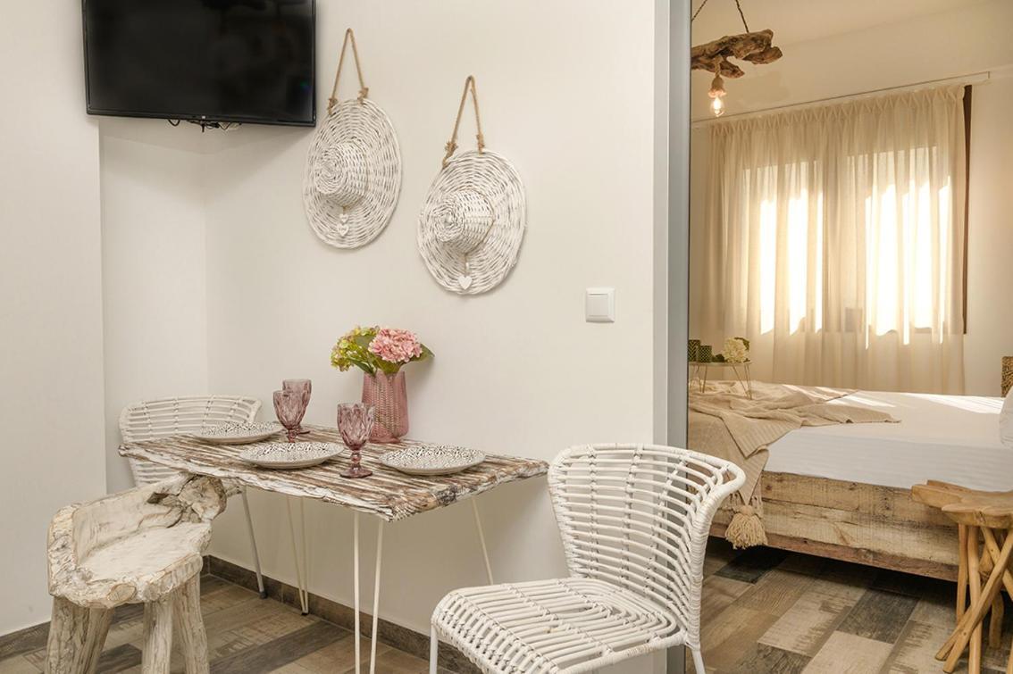 Meltemi luxury apartments Nea Roda Extérieur photo