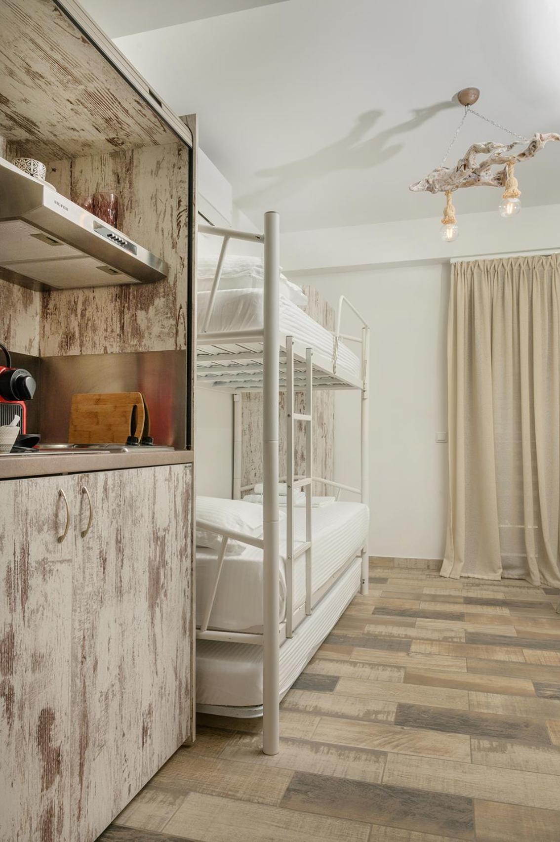 Meltemi luxury apartments Nea Roda Extérieur photo