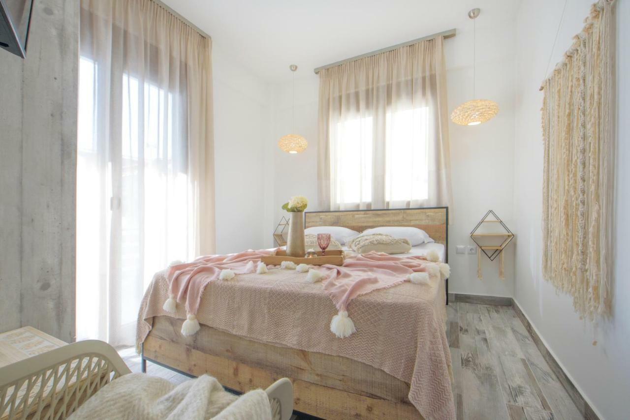 Meltemi luxury apartments Nea Roda Extérieur photo