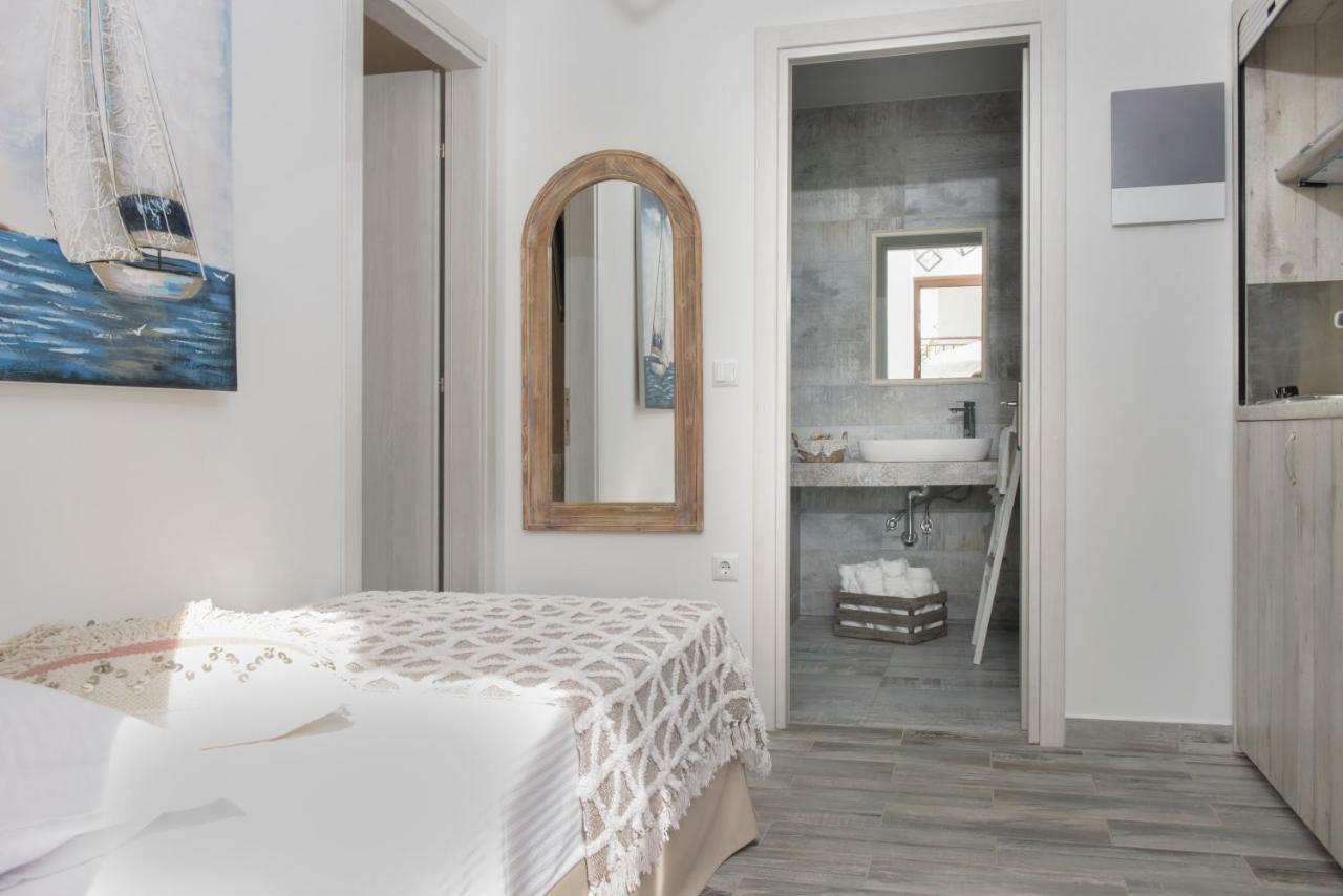 Meltemi luxury apartments Nea Roda Extérieur photo
