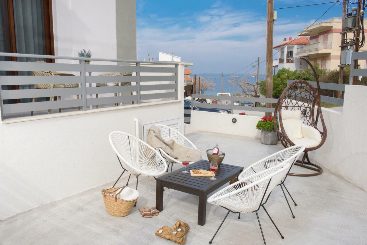 Meltemi luxury apartments Nea Roda Extérieur photo