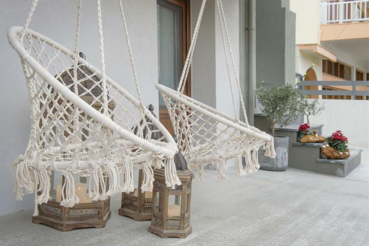 Meltemi luxury apartments Nea Roda Extérieur photo